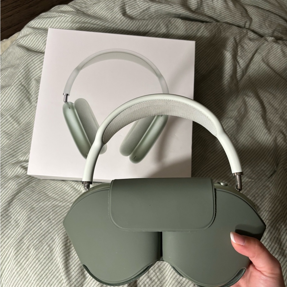 AirPods Max